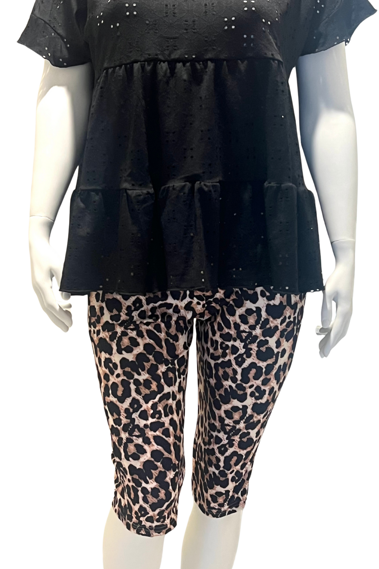 Plus Size Sporty Pants, Women's Plus Leopard Print High Rise Skinny Capri Pants With Phone Pockets Leopard Print